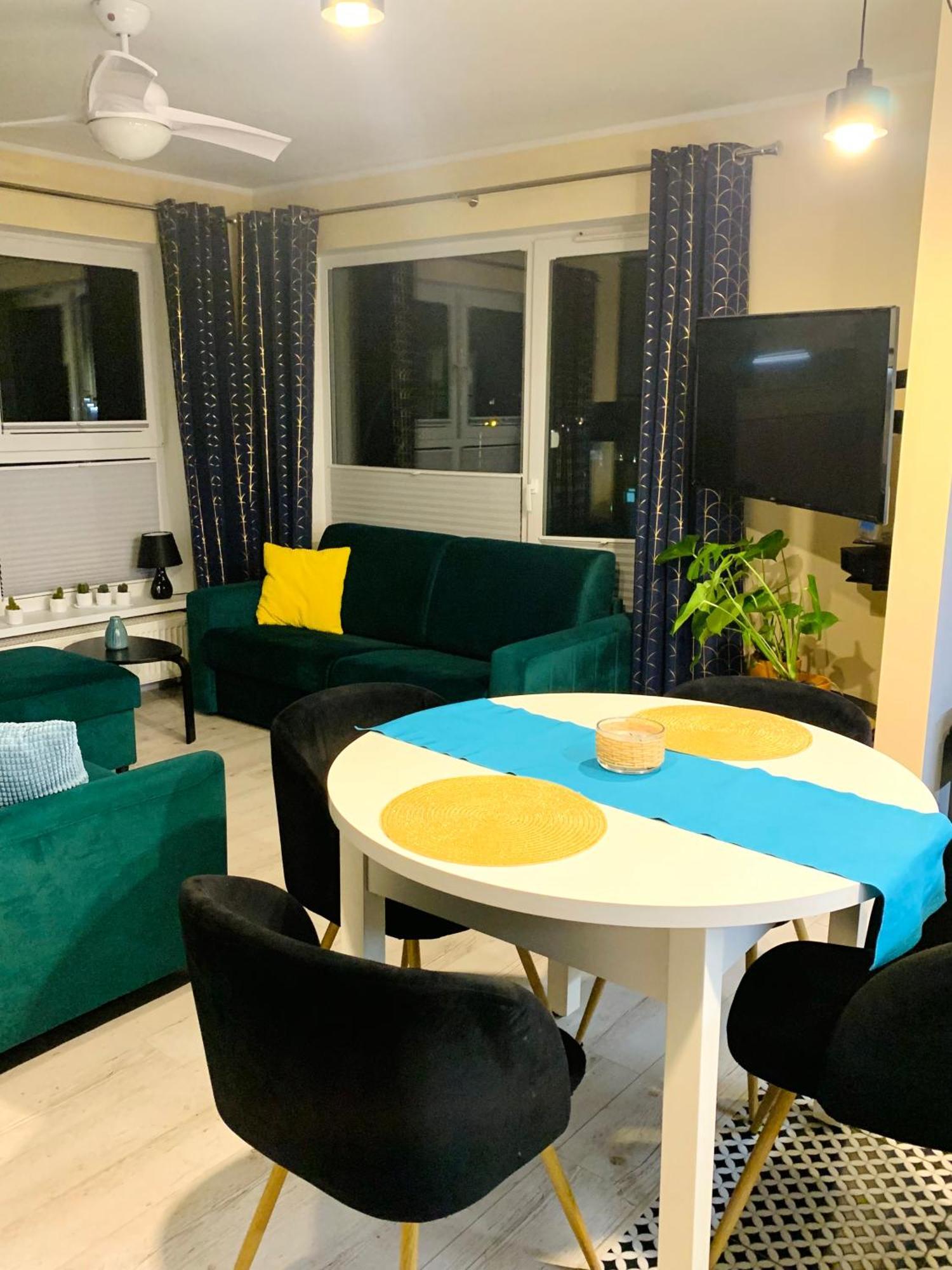 Caloroczny Apartament Perlowa Przystan โควอบเซก ภายนอก รูปภาพ